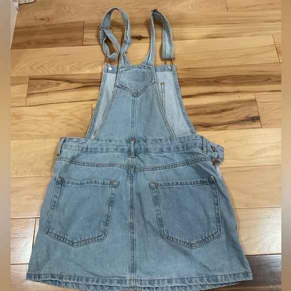 Overalls with skirt - Picture 2 of 4